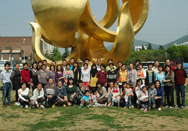 2011年4月，公司全体员工在南京情侣园进行春游烧烤活动
